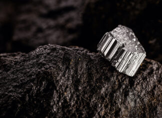 Silber: Das unterschätzte Edelmetall und seine Rolle in der Weltwirtschaft Silbererz