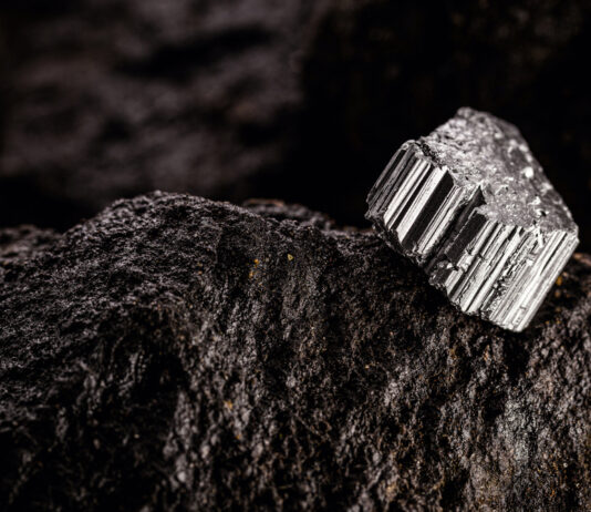 Silber: Das unterschätzte Edelmetall und seine Rolle in der Weltwirtschaft Silbererz